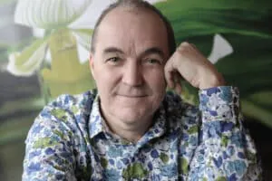 Francis Pelletier est artiste-médecin, photographe, poète et conteur.